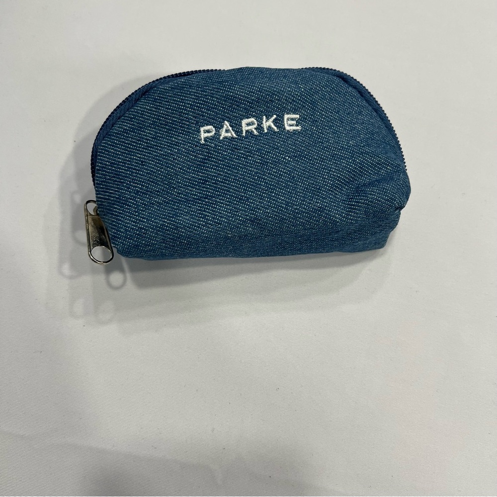 SOLD OUT PARKE Arctic Blue Claw Clip With Travel Case